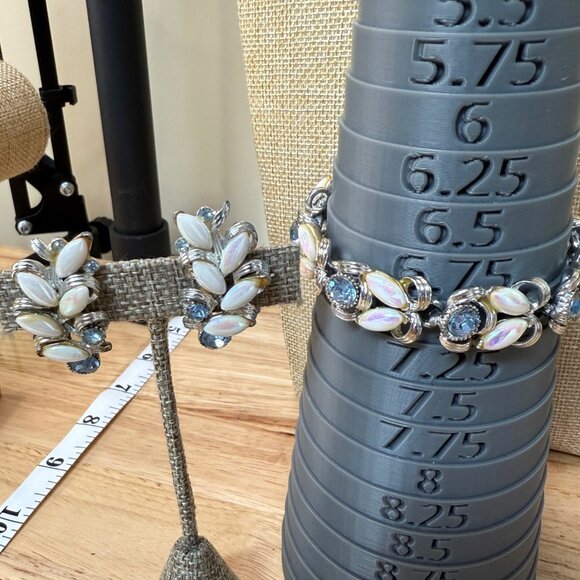 Vintage BSK Bracelet & Clip-On Earrings Set With Faux Pearls & Rhinestones - Picture 2 of 15